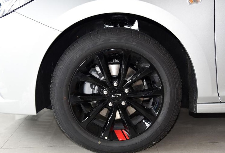 雪佛兰车长超过五米的轿车有哪些,雪佛兰两厢车13款