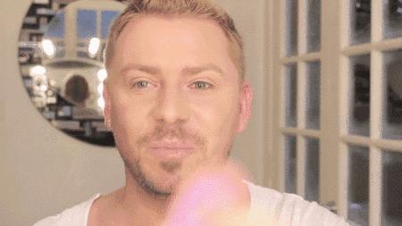 怎么用美妆蛋上妆不浮粉,美妆蛋太吃粉怎么办