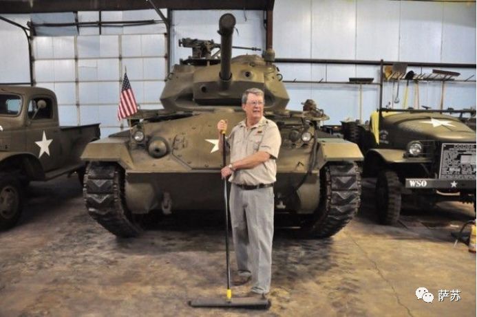 外国坦克上路霸气视频,国外坦克开在马路上