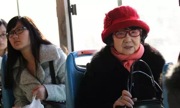 最牛女富豪:53岁成死刑犯,丈夫出轨,女儿自杀,71岁出狱赚千万