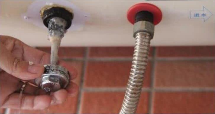 速热式电热水器安全检测,热水器加热棒拆卸容易漏电吗