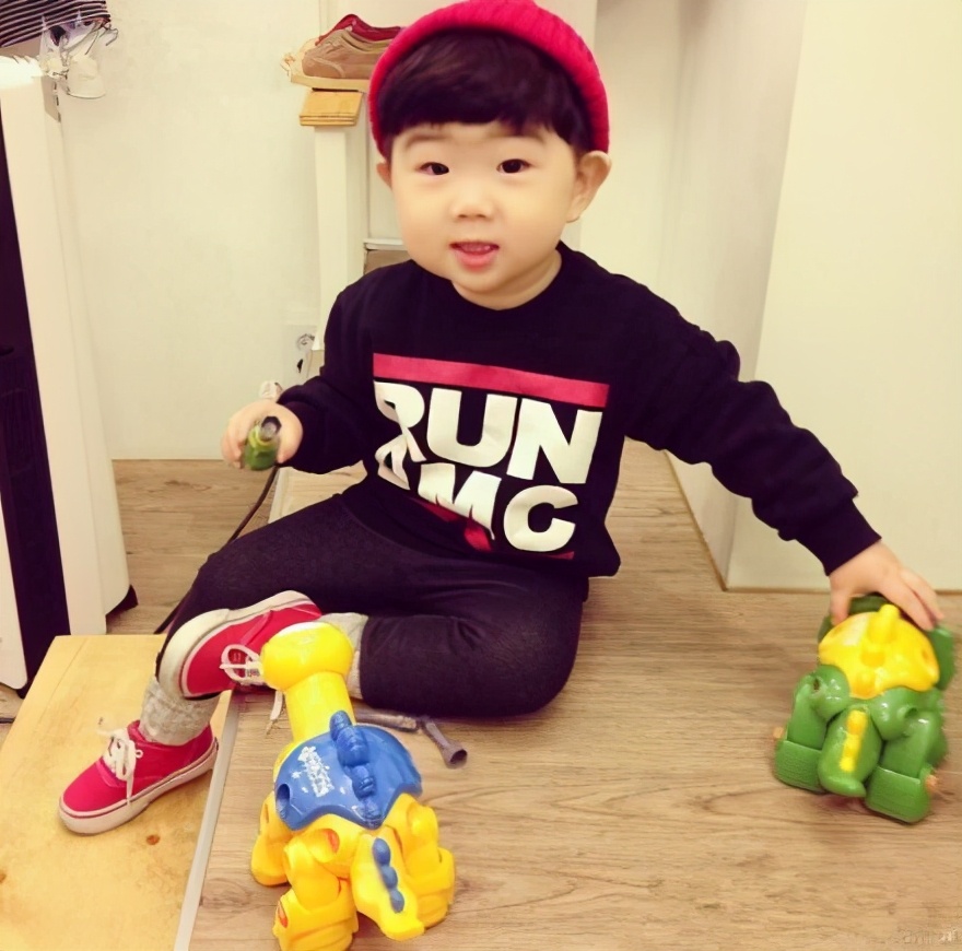 男孩可爱名字,2021吴姓100个好听的男孩名字大全