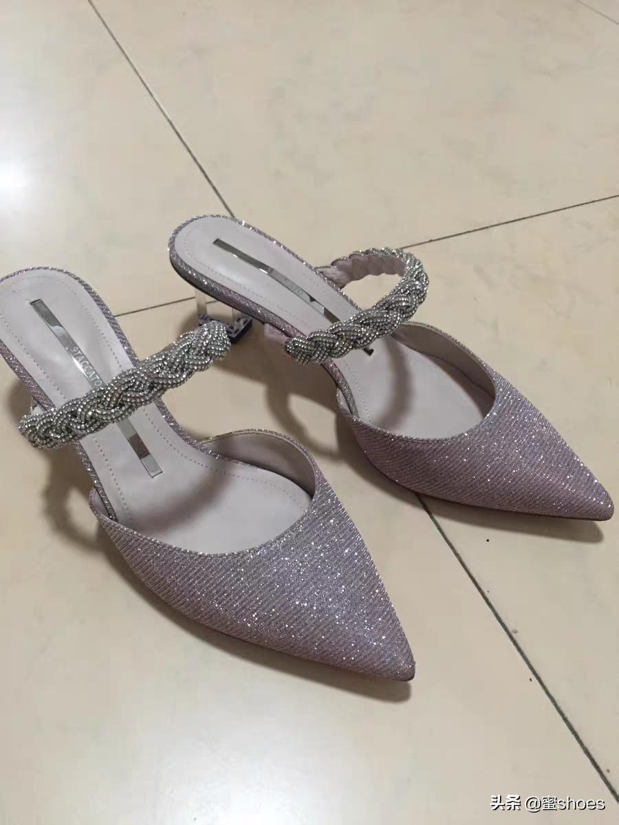 思加图复古玛丽珍鞋穿搭,思加图玛丽珍亮钻