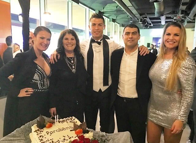 36岁c罗回归曼联首秀,39岁的c罗进了54个球