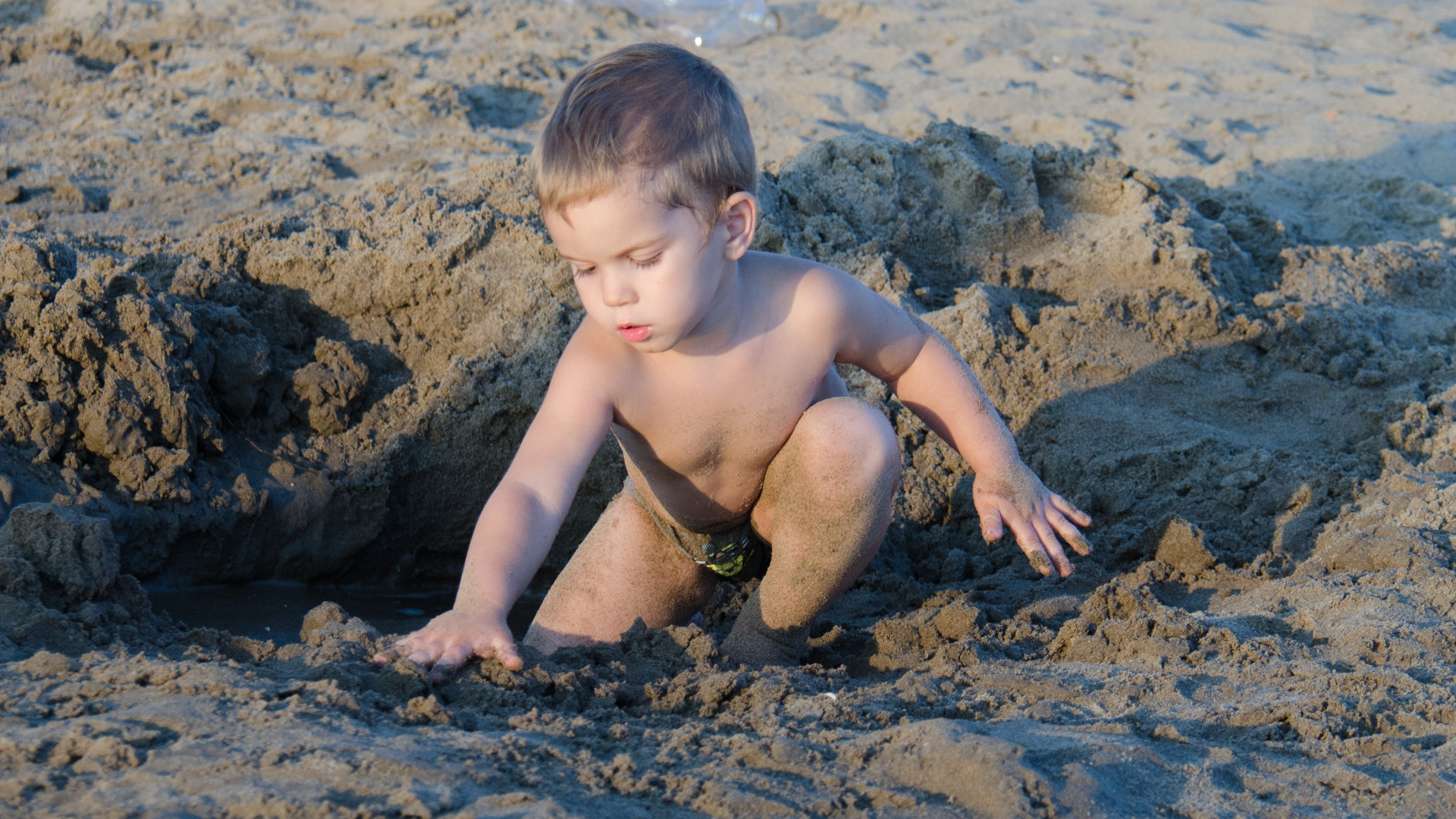 孩子总是喜欢摸“小鸡鸡”时，是家长对他们进行性教育的好时机