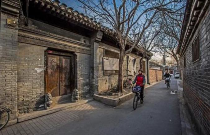 北京蹬三*大轮**爷，一小时150元，住四合院，真实身份是“贝勒”