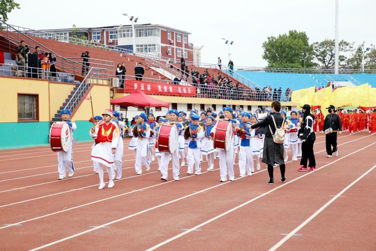 名校就是不一样,许昌市建设路小学2019年春季运动会开幕式美爆了