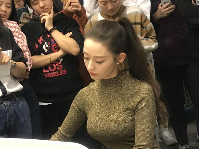 郎朗老婆吉娜魔鬼身材,郎朗老婆吉娜身材怎么保持