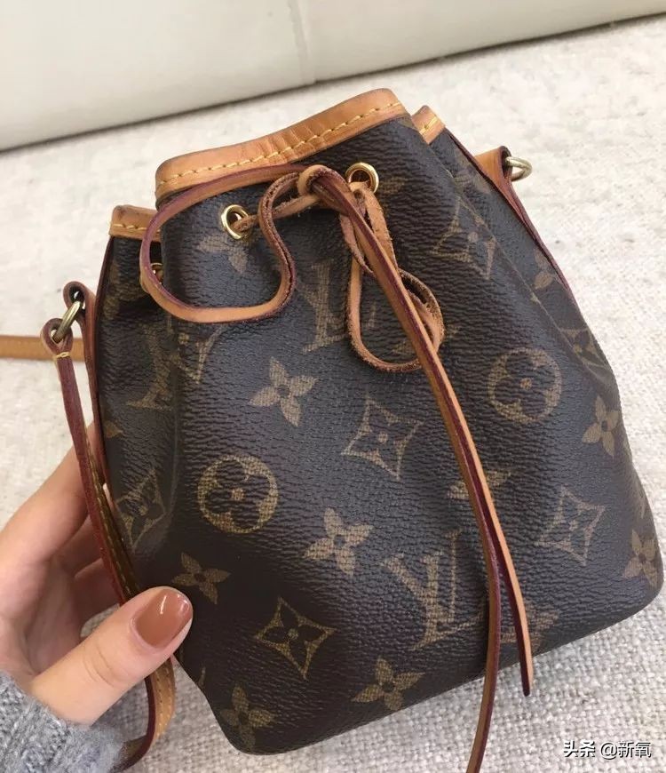 大牌包包上有瑕疵,大牌包的缺陷