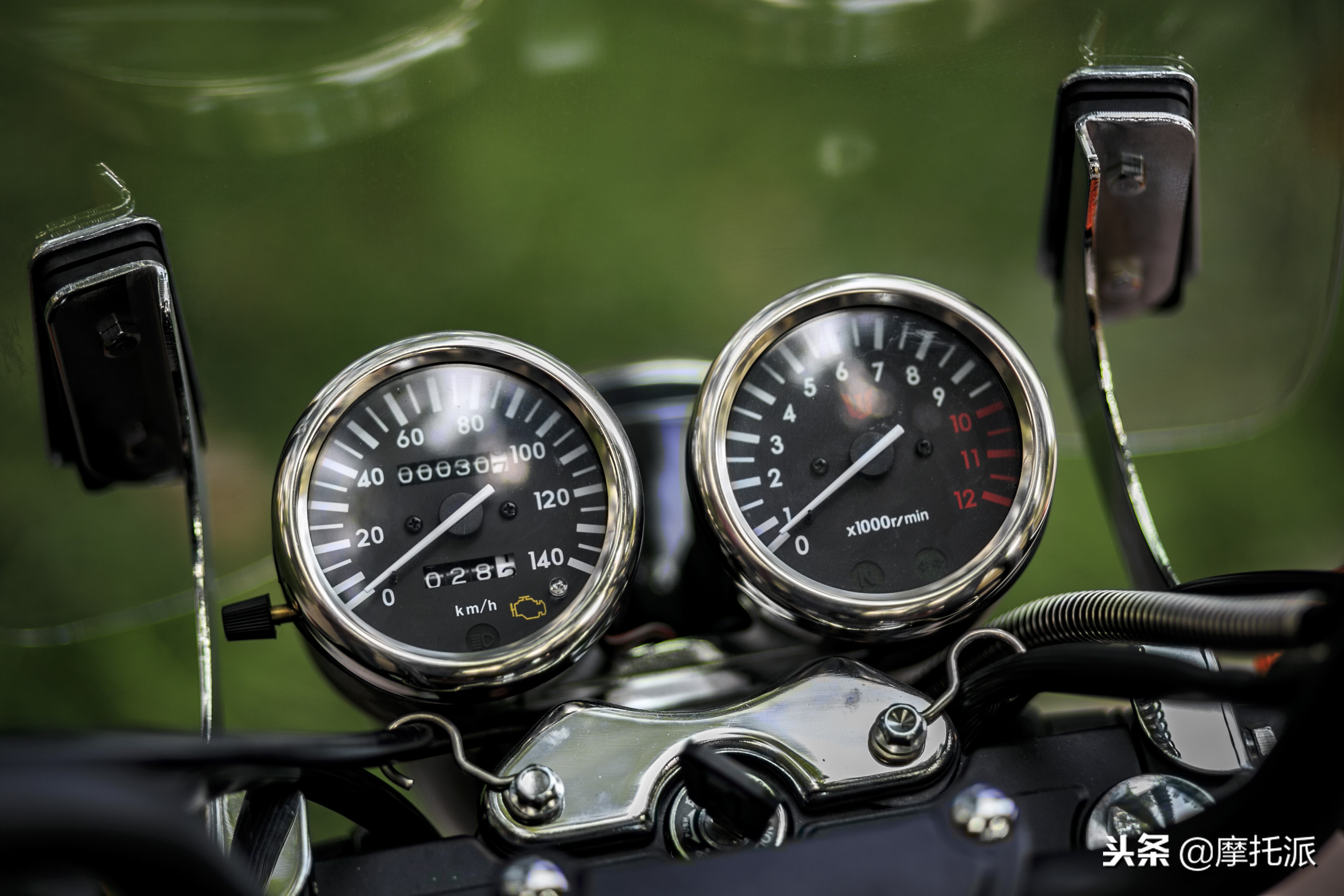 凯威极光200摩托车,钱江凯威荣光202和极光200的区别