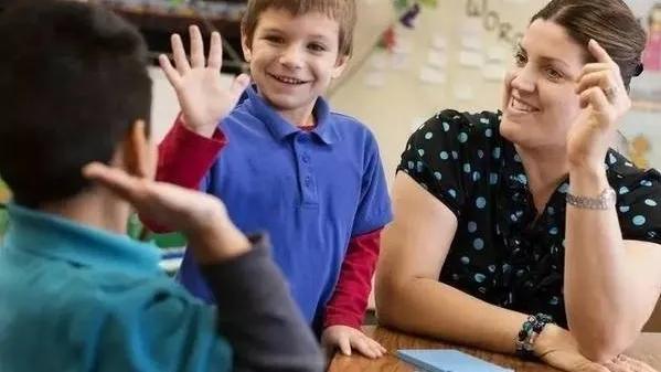 帮助叛逆期的孩子重回家庭,帮助家长解决叛逆孩子教育难题