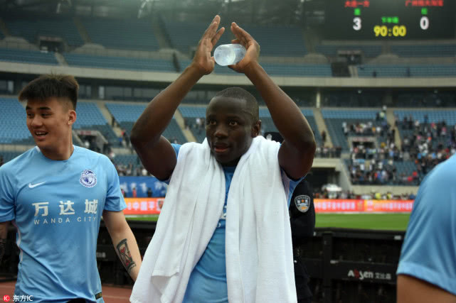 母队太穷,来中超赚钱给母队买大巴车,真球星