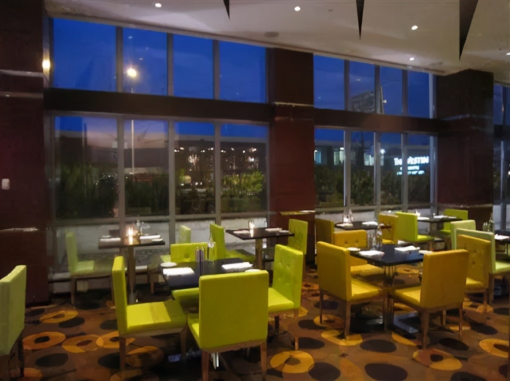 温哥华入境隔离酒店,在加拿大隔离酒店收费吗