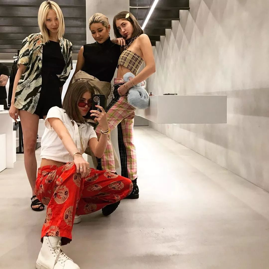 还在买阿迪耐克吗,ambush经典款