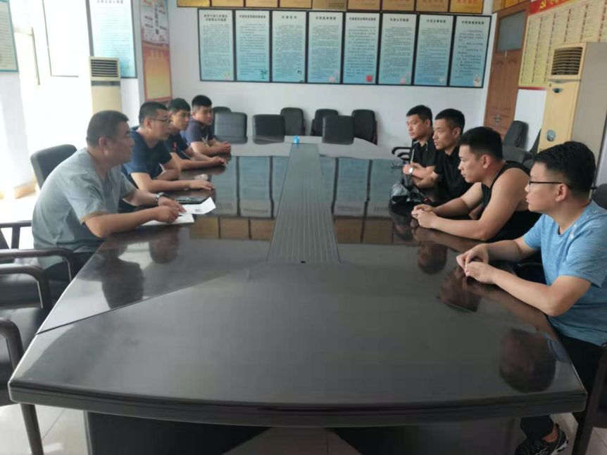 一个“血手印”，捏住了几代民警的心