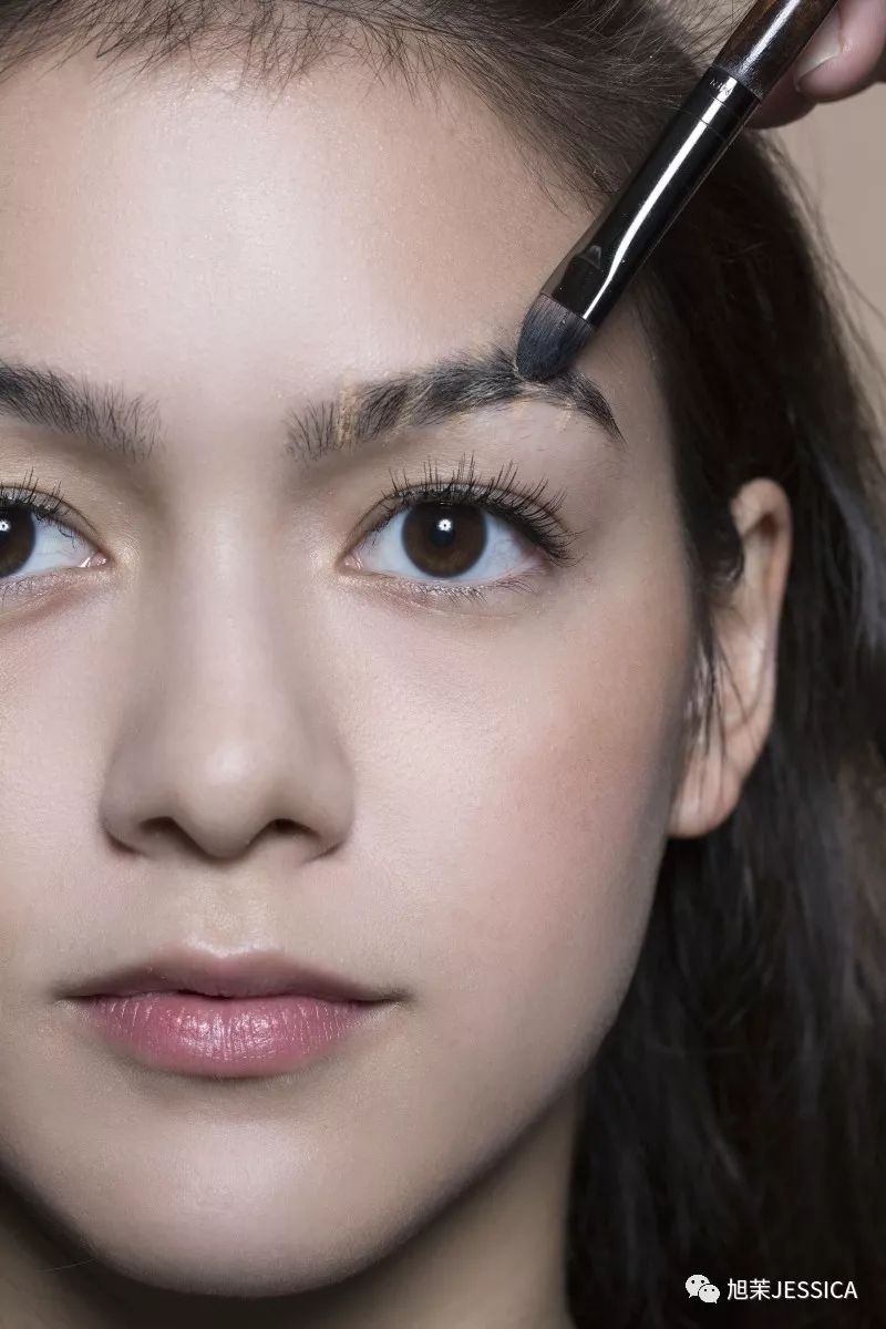 杏圆眼怎么化中性妆,圆眼头日常妆教程