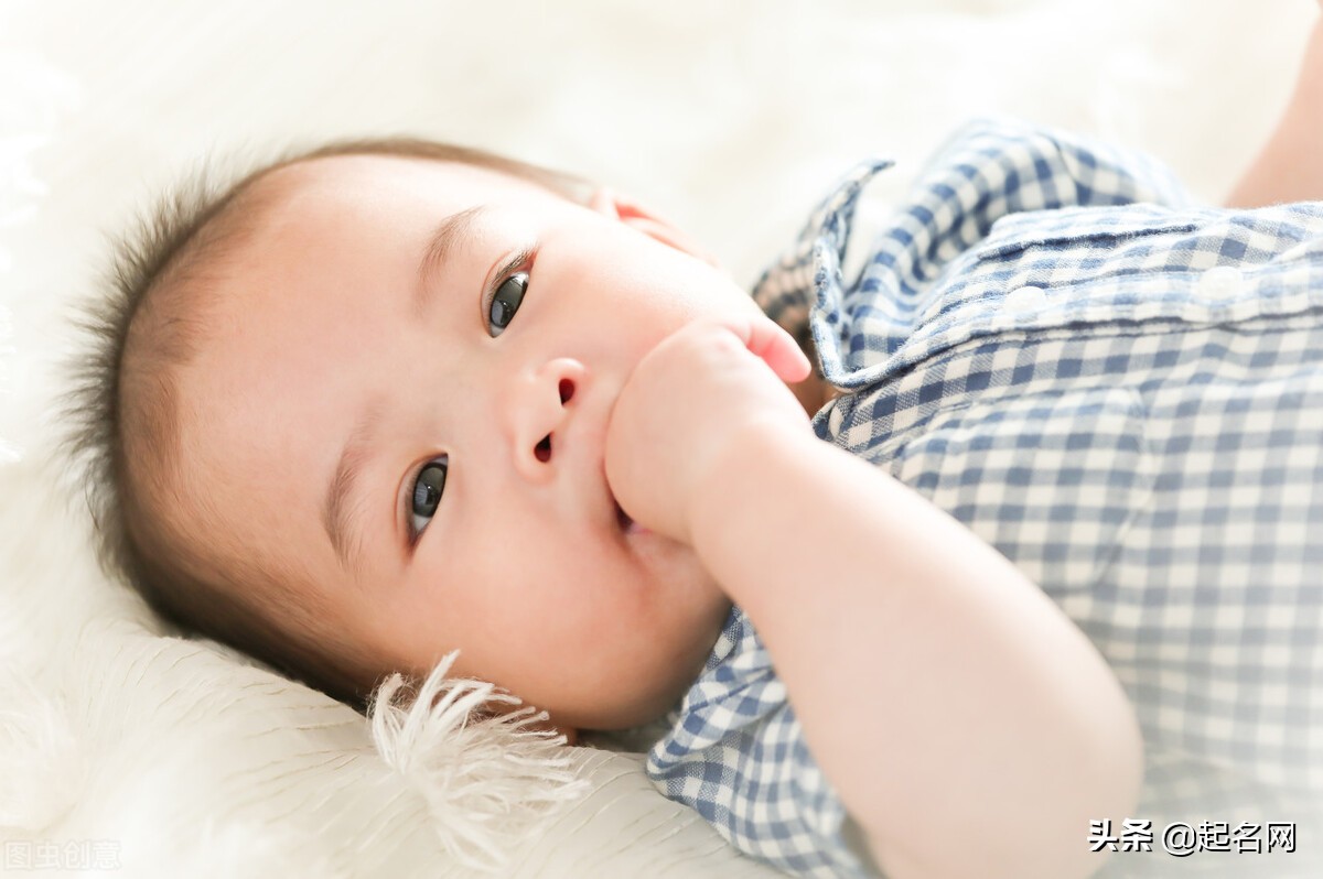 小孩姓杨打错出生证名字,婴儿上户口后改名字