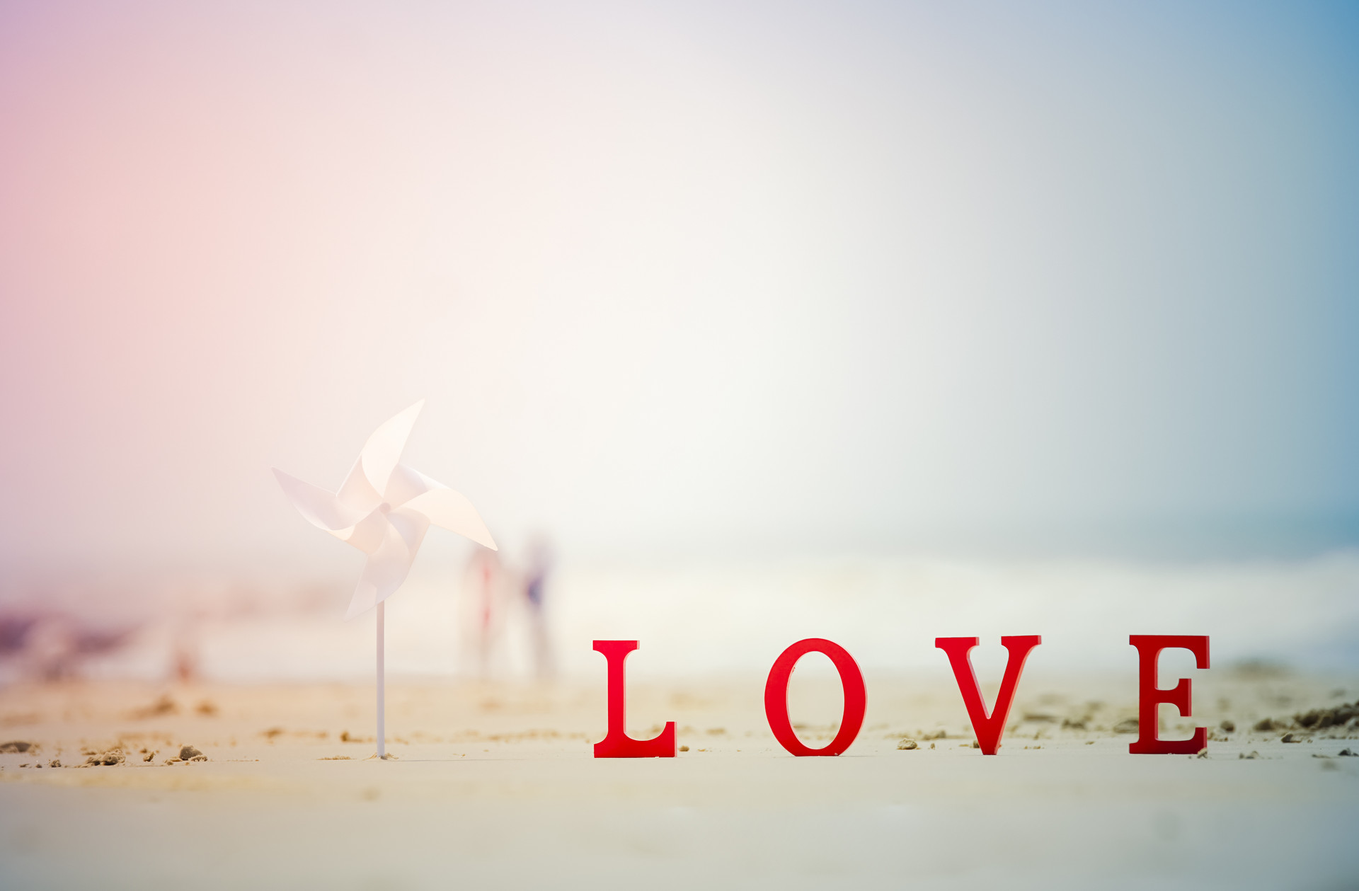 暗恋的人也暗恋你的感觉,有没有人暗恋你细节会告诉你答案