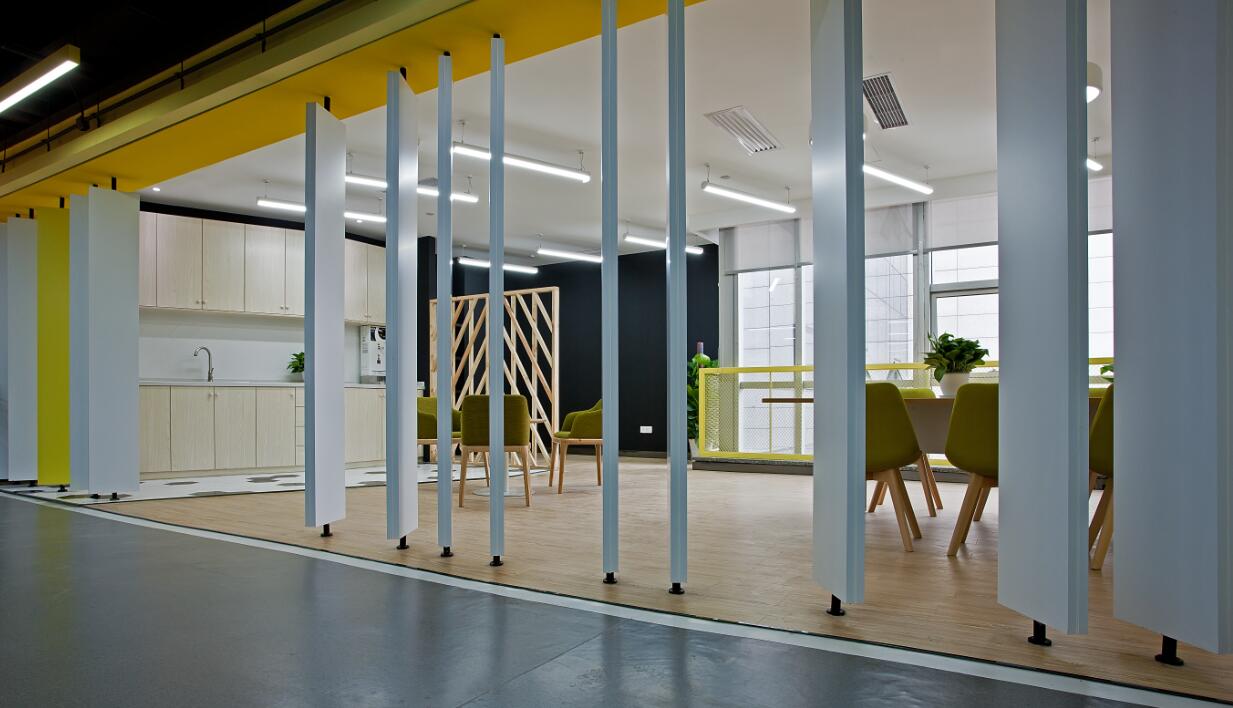 吉利汽车飞起来了,吉利汽车飞上天