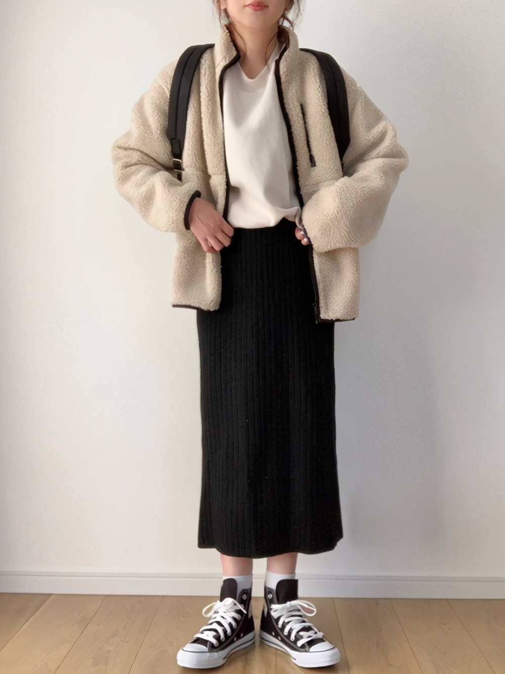 运动衫潮服搭配,宽松款运动衫怎么搭配衣服