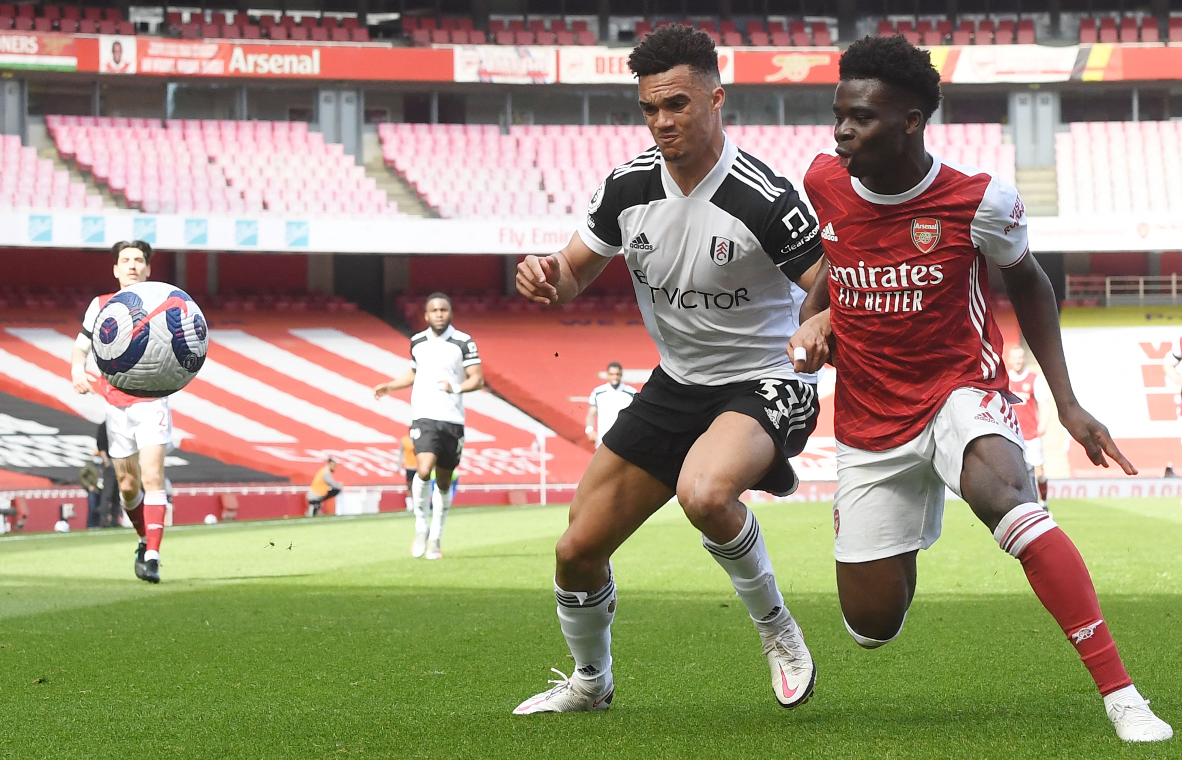 阿森纳0-2利物浦裁判,阿森纳0比0纽卡斯尔联裁判