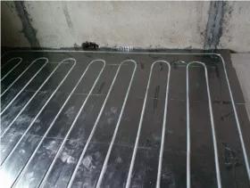 集中供热湿式地暖和干式地暖价格,干式地暖的费用比湿式地暖贵多少