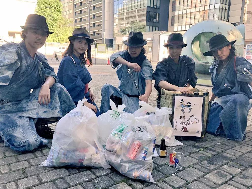 日本街头捡垃圾,日本人街头捡垃圾