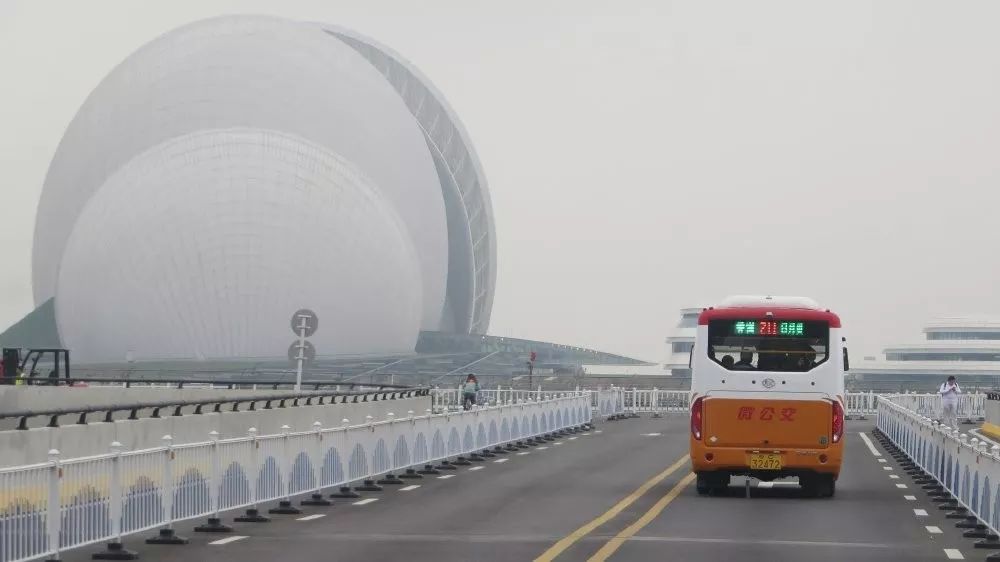 今明大量车流涌向日月贝！情侣路、体育中心拥堵！或交通管制！