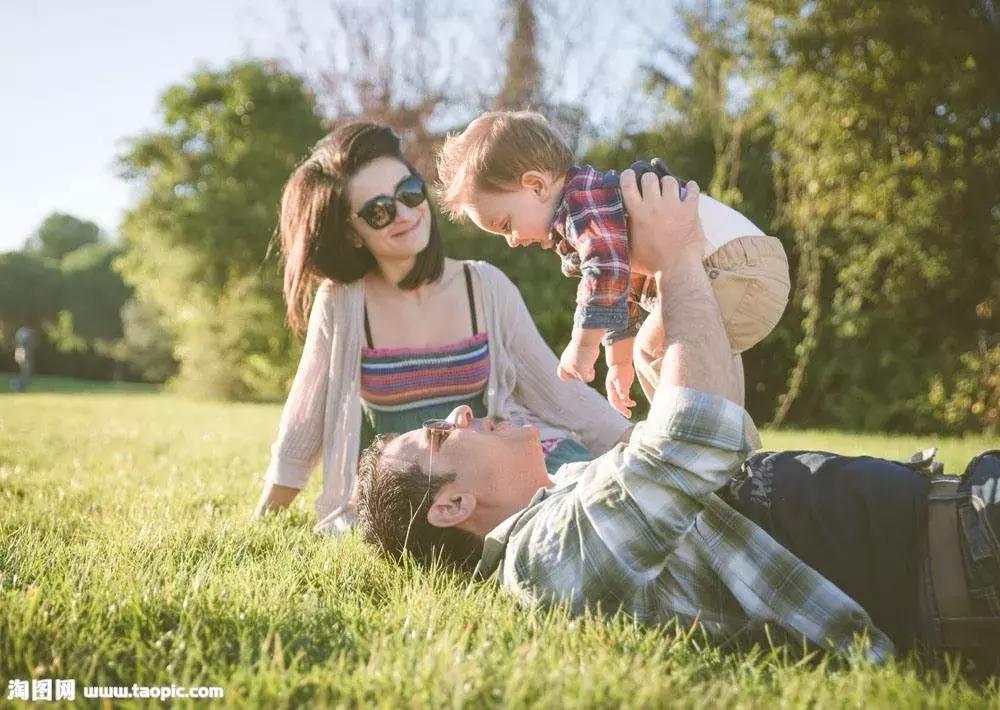 一岁多小孩的亲子互动游戏怎么玩,宝宝4个月应该怎么玩儿亲子游戏