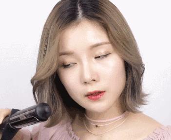 巴掌脸适合什么可爱发型,巴掌小脸女生适合的洋气发型