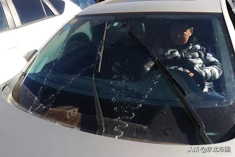 大众速腾雨刷器更换教程,大众新捷达雨刷器更换视频