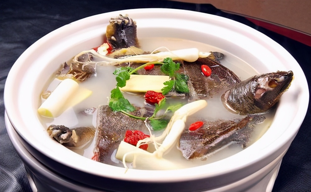 甲鱼要除掉什么部位,甲鱼要不要去皮呀