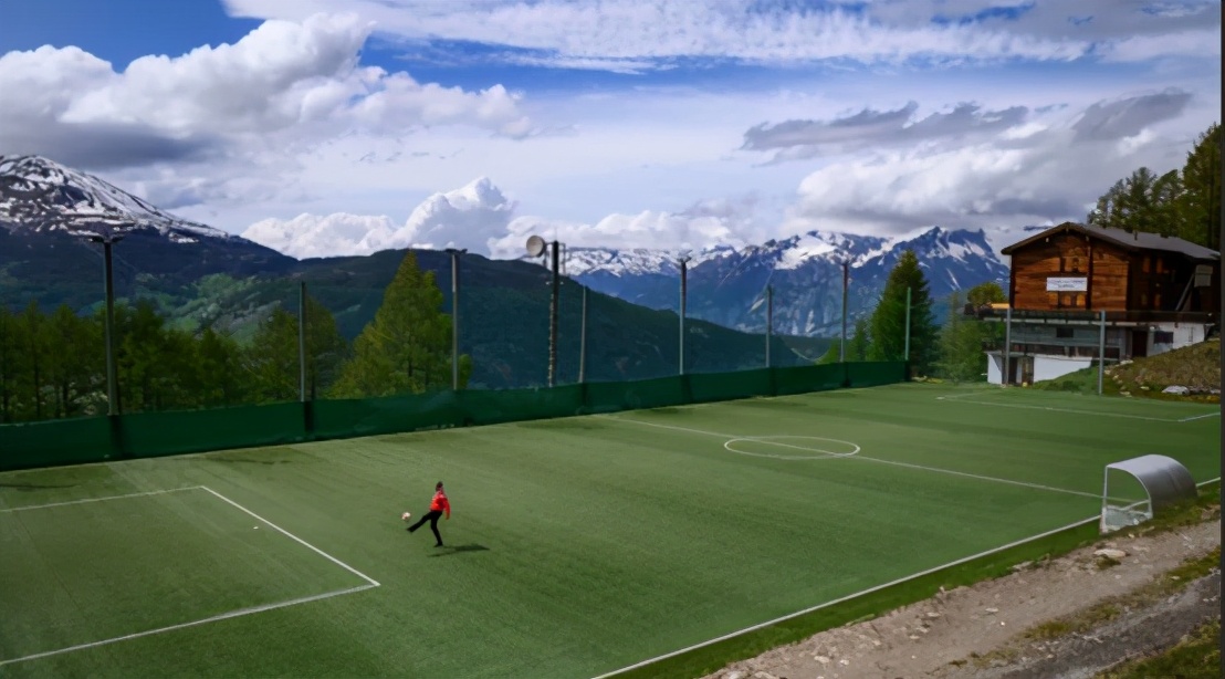 世界最火爆的十大球场,top10十大球场