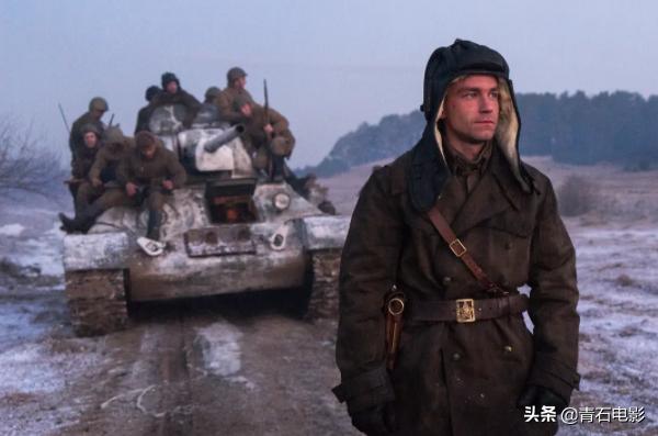 低调的战争大作，却狠狠地对中国抗战神剧进行了“降维打击”