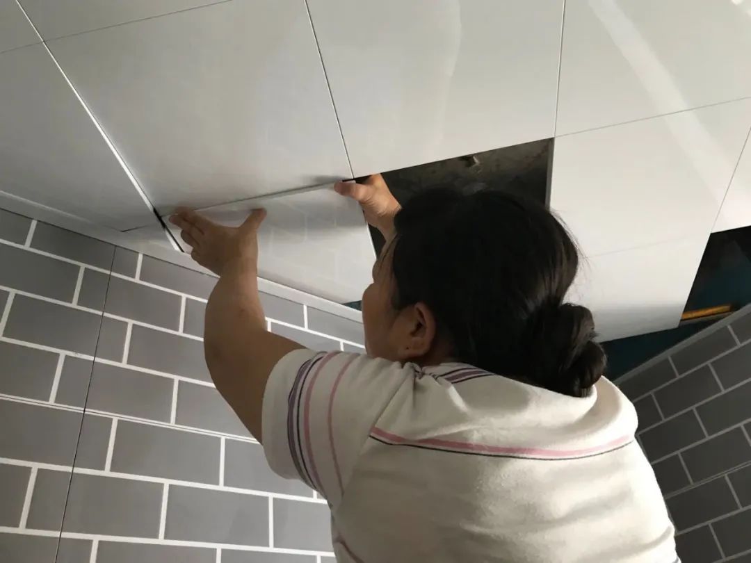 厨房先安装油烟机还是先装铝扣板,先装抽油烟机还是先装铝扣板