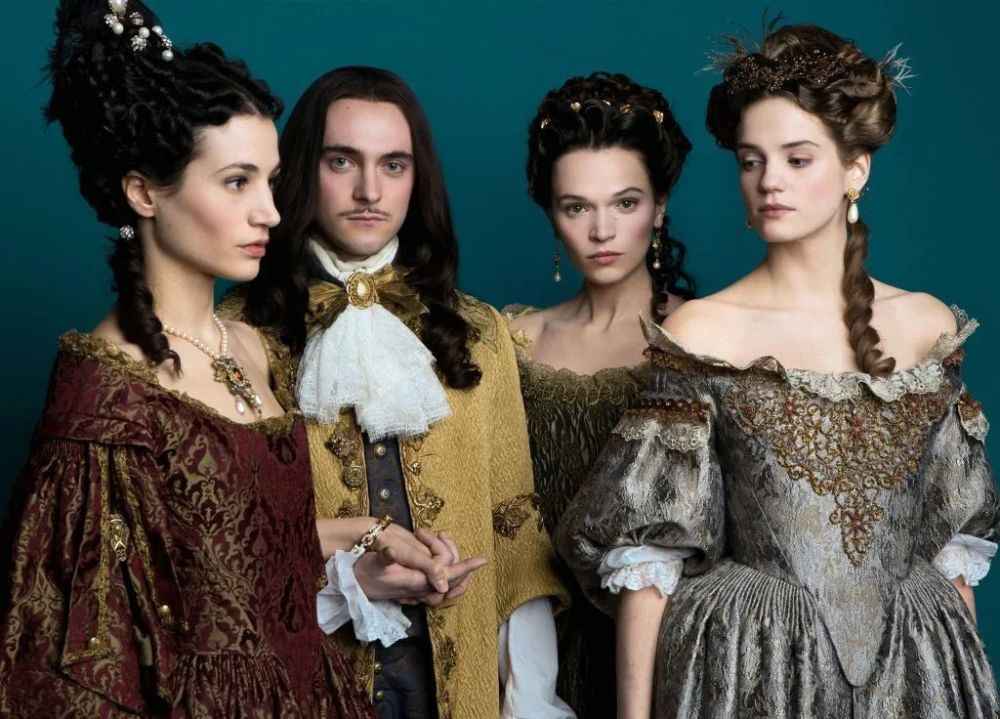 衣服奢侈品牌排行榜,男装奢侈品牌排行榜