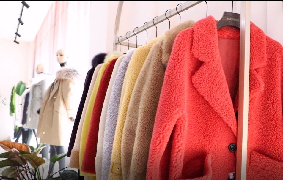 走进明珠服装新城工厂店，体验“前店后厂”新时尚