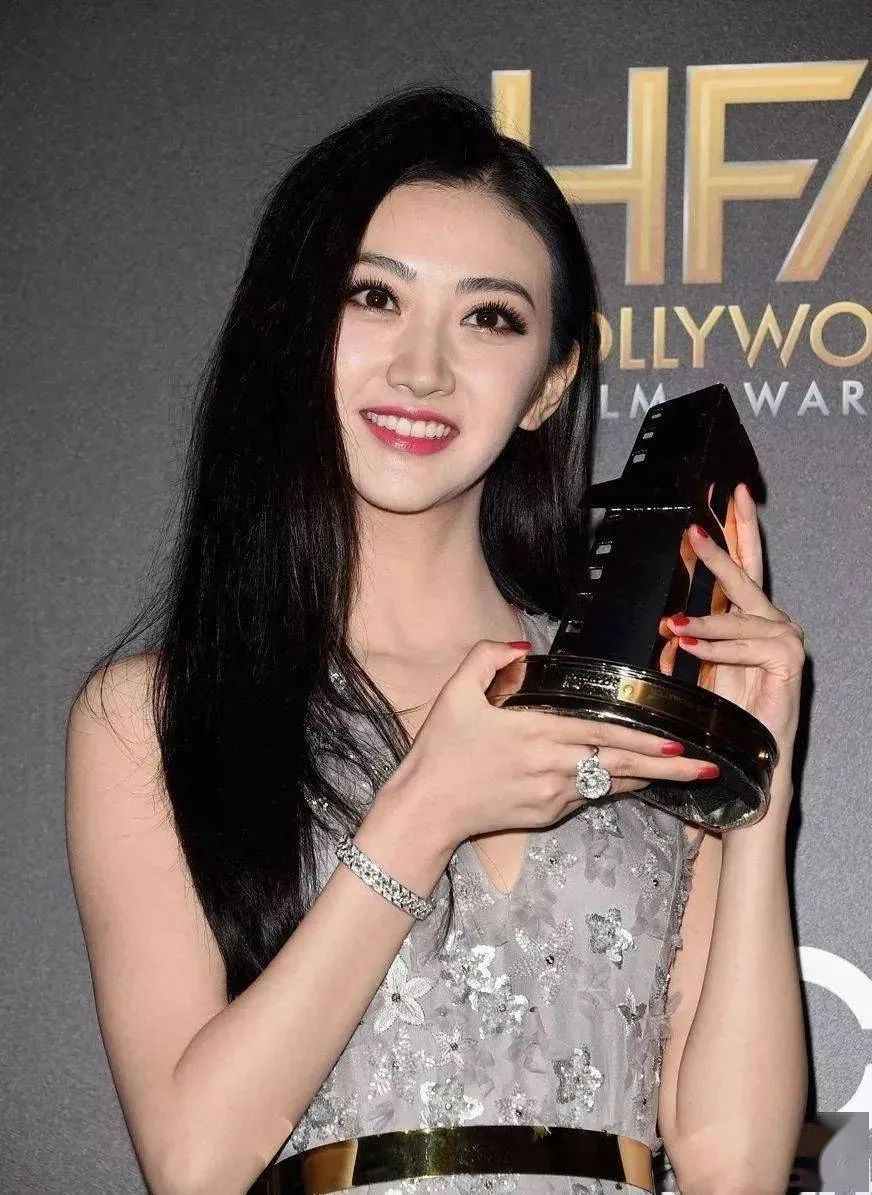 景甜上韩国热搜,景甜上海人间水蜜桃