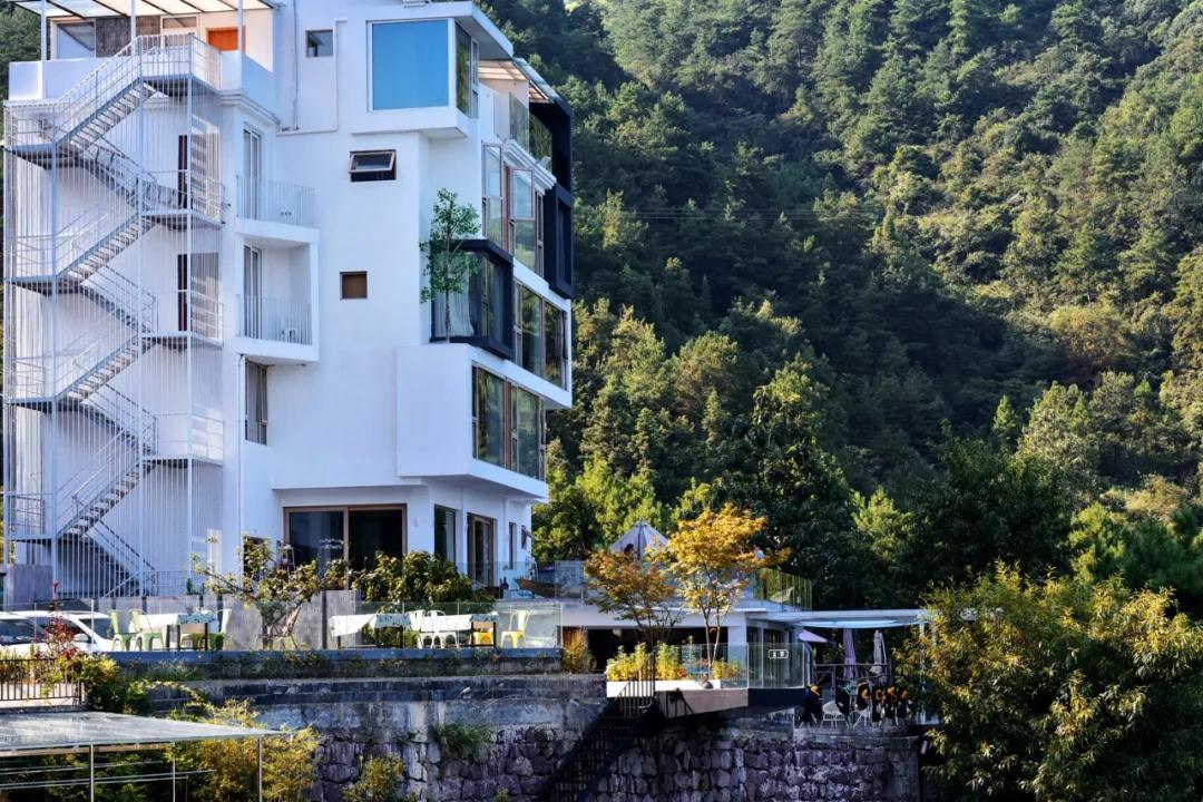 真正一线湖景！千岛湖这家“颜值杀”民宿自带一个超强属性