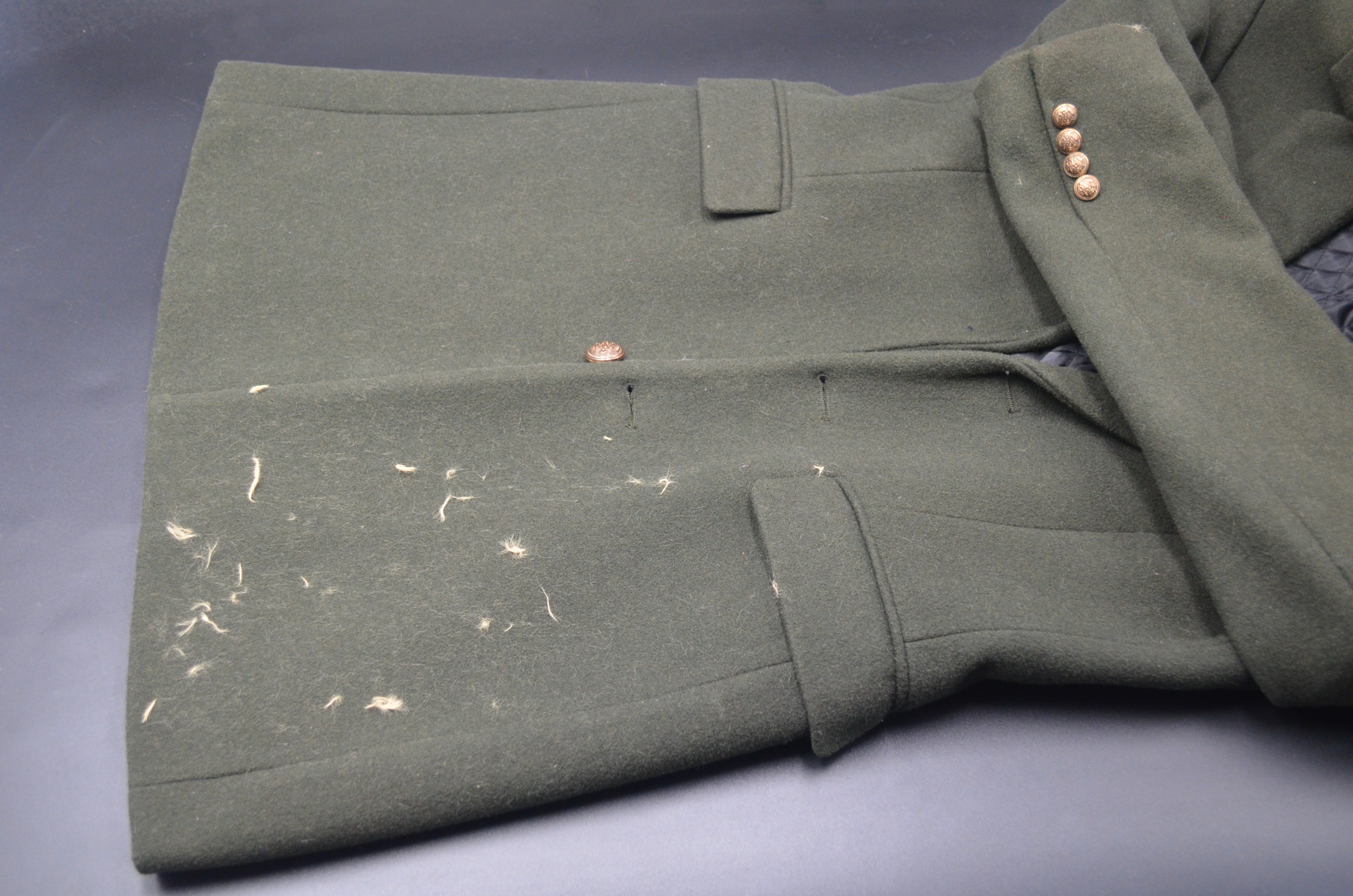 衣服混洗沾满毛絮怎么去除,衣服洗完粘毛了处理小妙招