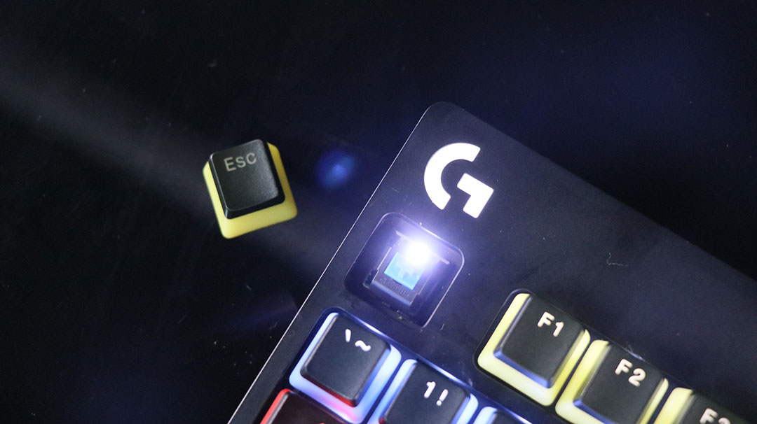 罗技g610键盘开机默认关灯,罗技g610键盘功能解析