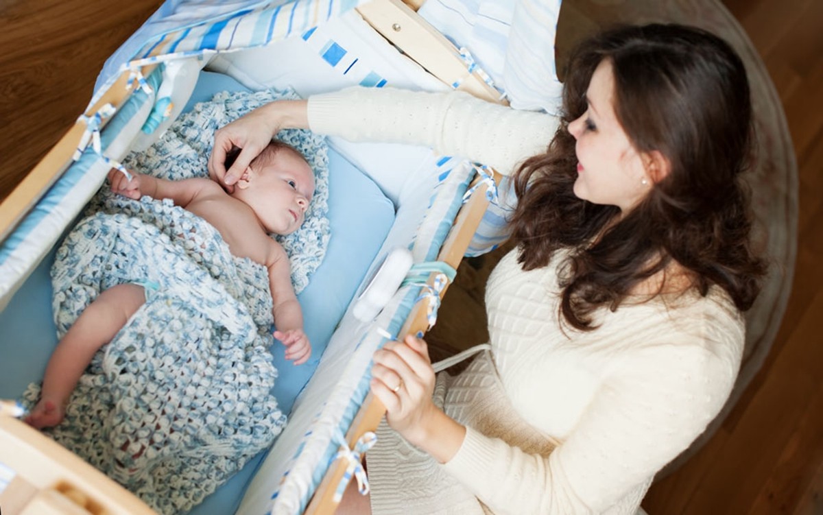 宝宝睡觉不安稳老是醒怎么办妙招,怎么改善宝宝睡觉频繁醒