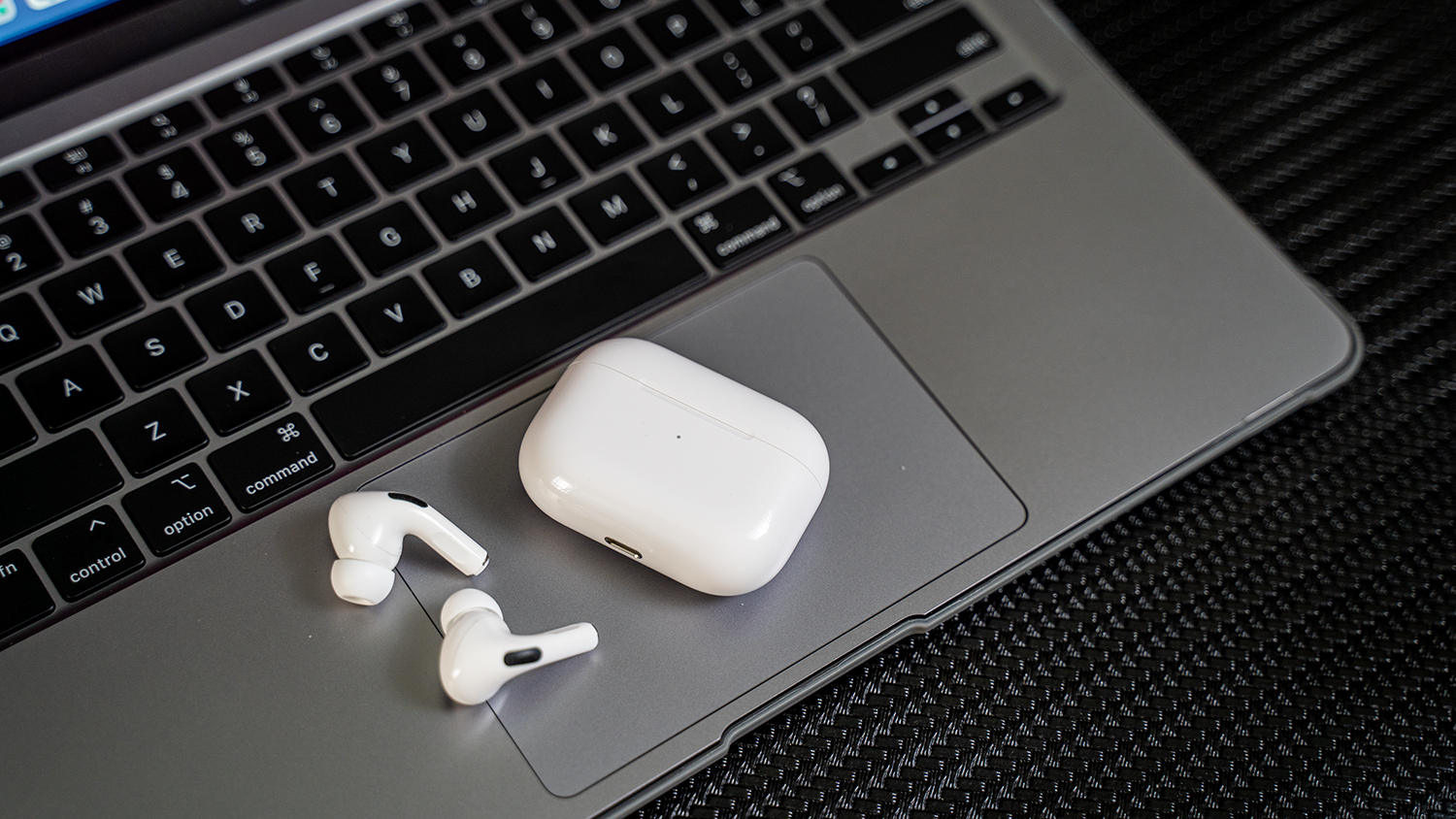 1000入手二手airpodspro2,1599元买airpodspro