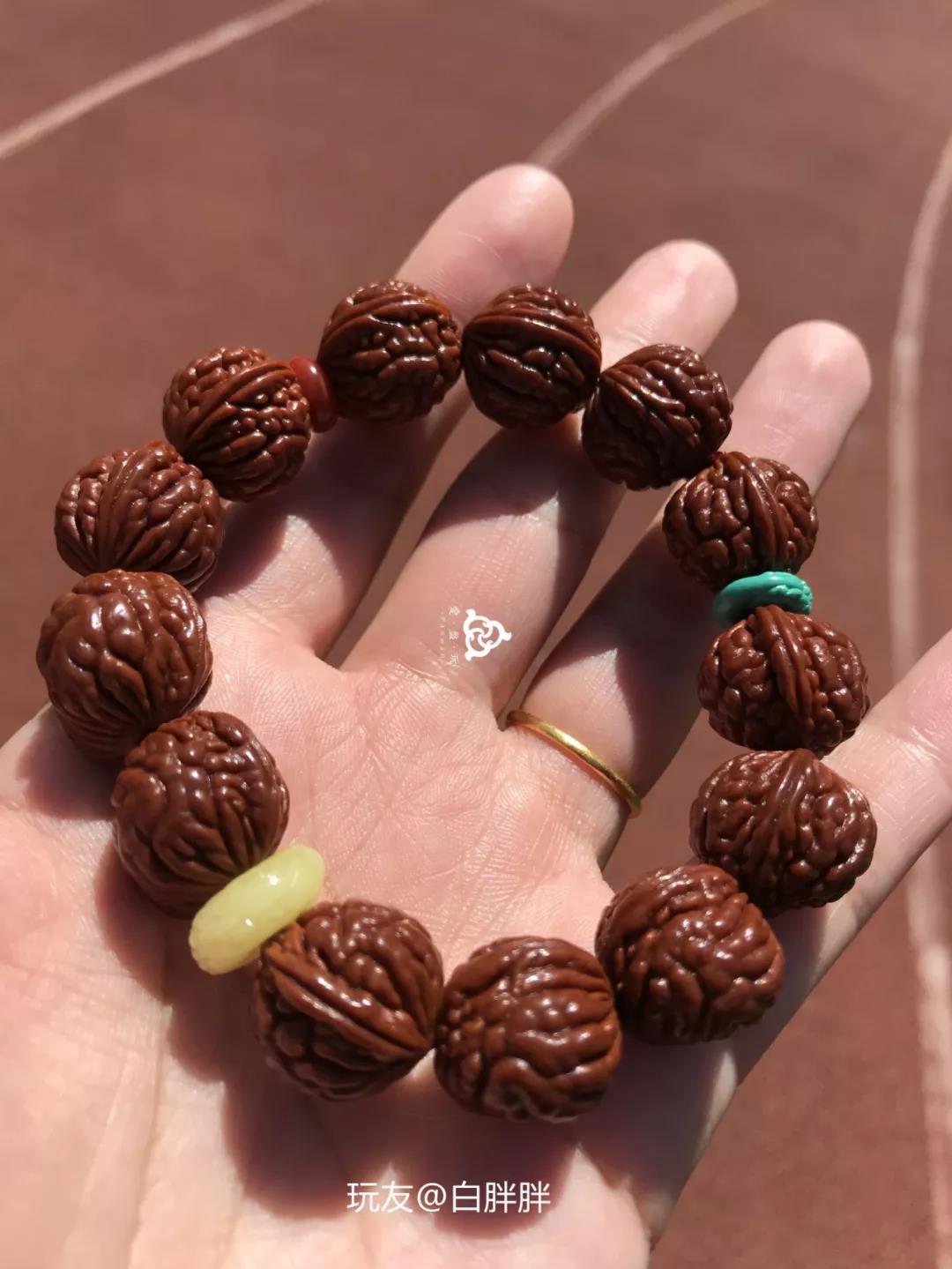 桃核手串玩家,桃核文玩爱好者