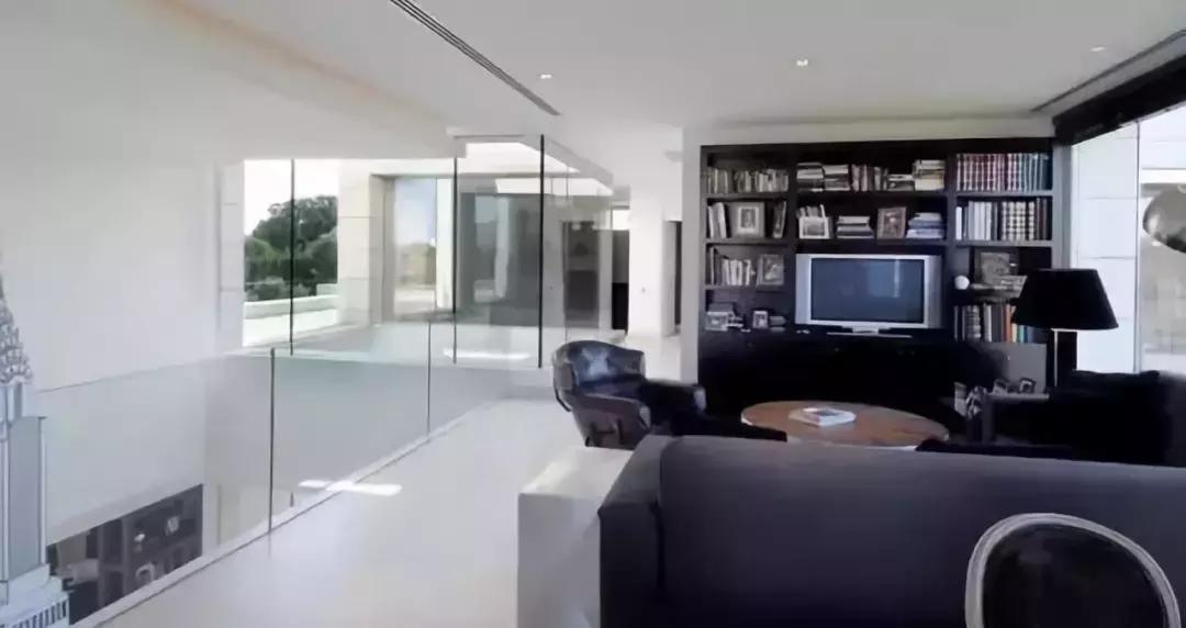 足球巨星c罗的别墅,梅西豪宅c罗豪宅