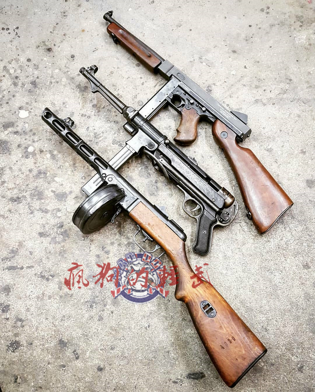 二战期间无所不在的mp40冲锋枪,德国二战冲锋枪mp40