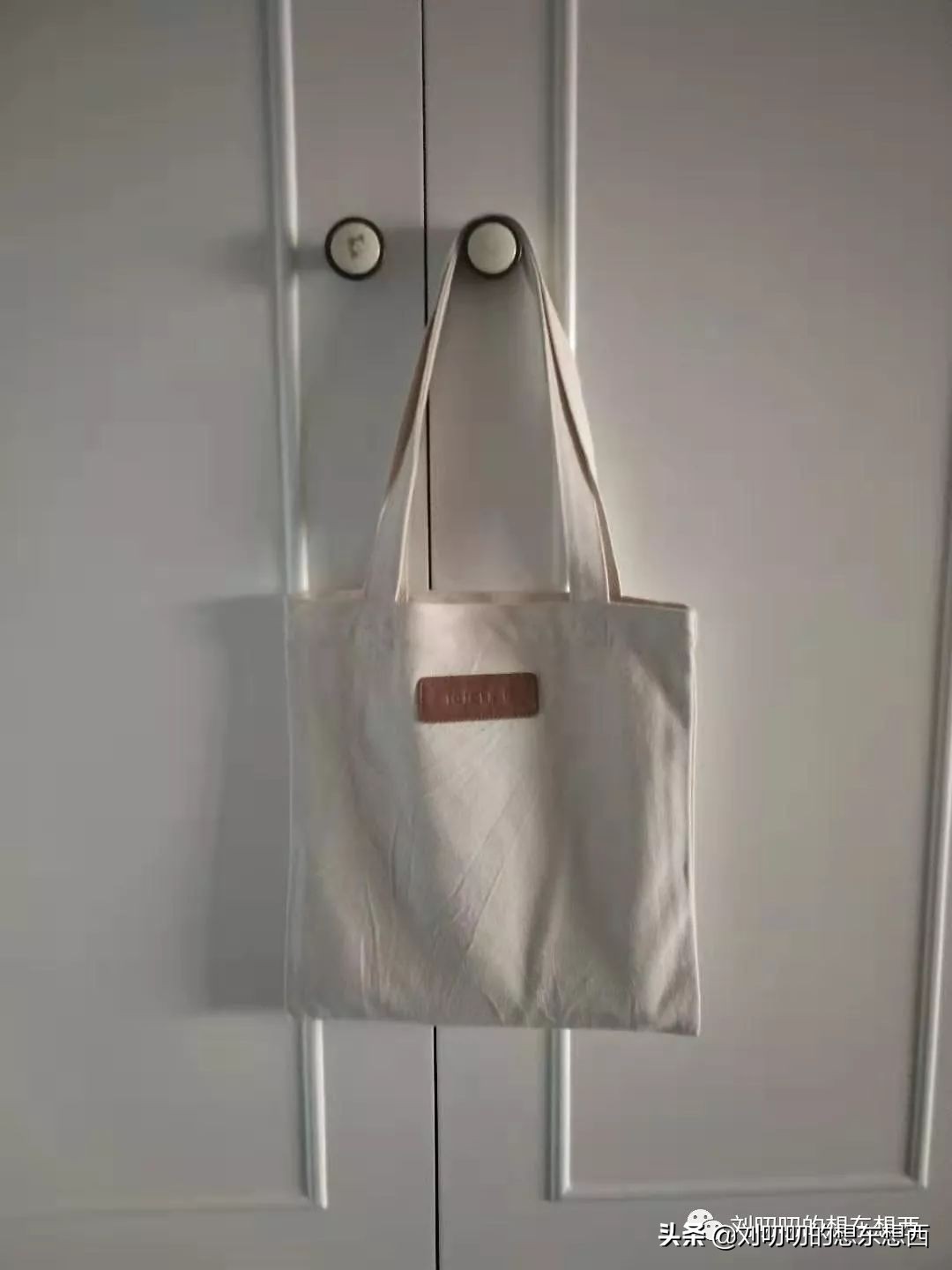 白t穿搭高级感西装,今年超级火的白t加西装外套