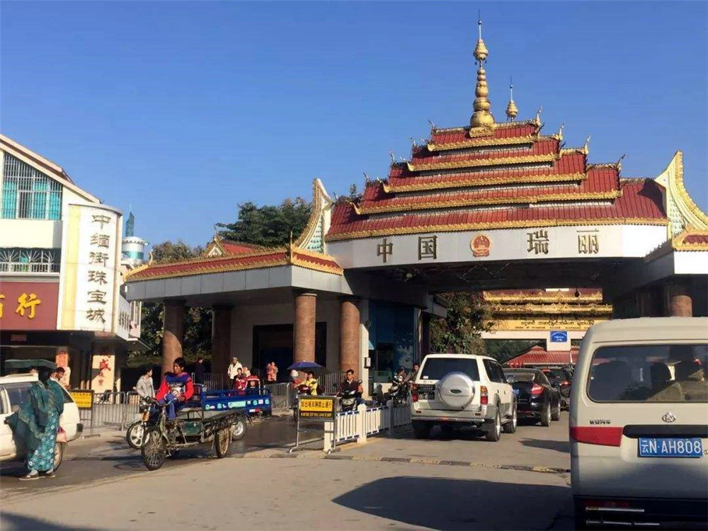 中缅边境卖珠宝翡翠,中缅边境卖翡翠的在哪里