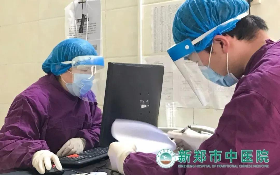 医务人员坚守防疫一线,发热门诊抗疫哨岗