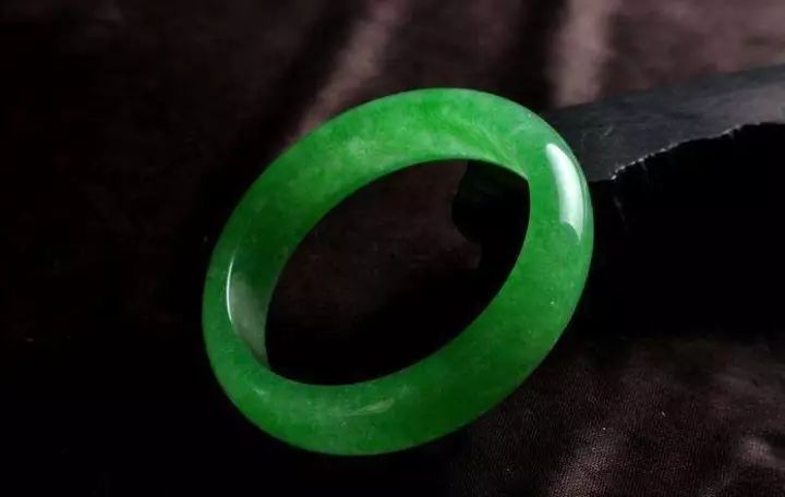 你被骗了，这些根本不是“玉”